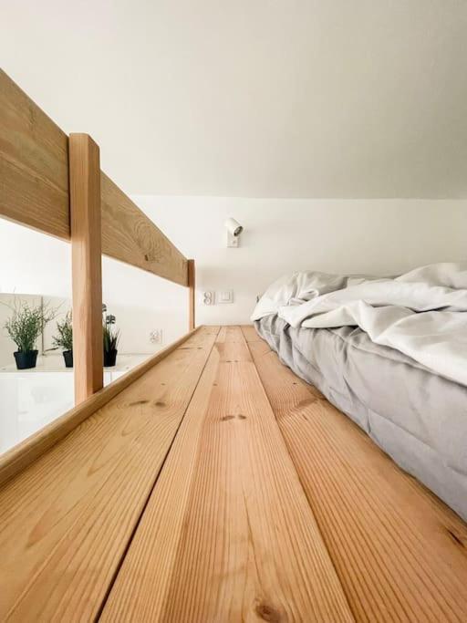 Small With Entresol Apartment *